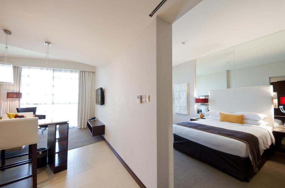 Centro Sharjah - by Rotana Hotel Bagian luar foto